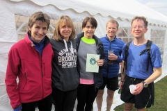 15:07 : Earlsdon Adventurers relay team with certificate