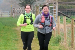 11:38 : Two runners just before reaching the Farmway Track